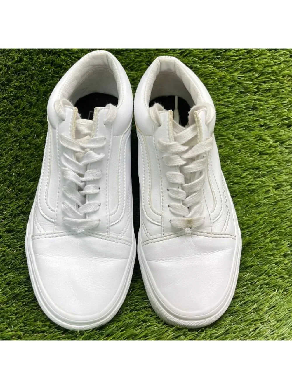 Vans Old Skool Low Womens Size 7.5 White Athletic Leather Skate Shoes Sneakers